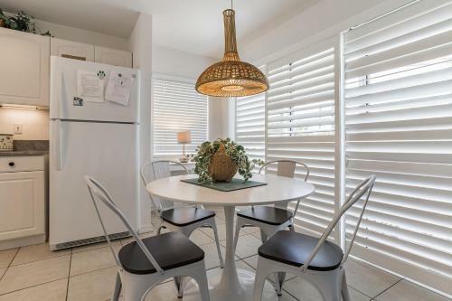 Apartamento Sunset Views + Steps From The Beach Duplex