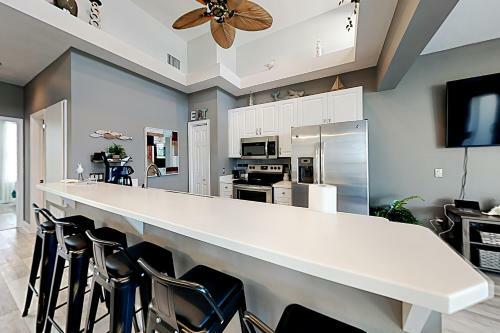 Sea-renity Luxury Villa 8284