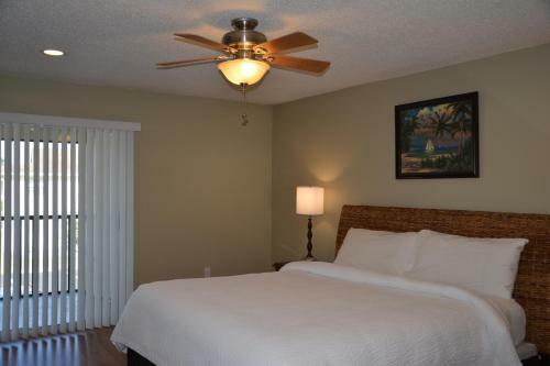 Immaculate Englewood Condo 2nd Flr