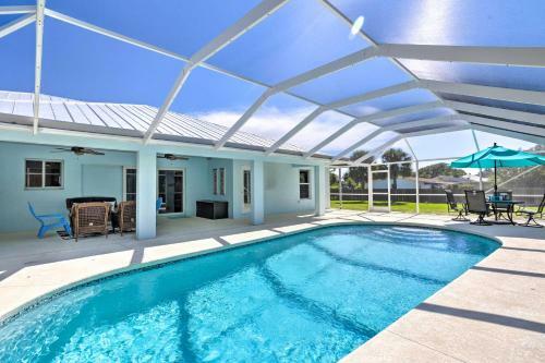 Bright Haven With Pool, Steps To Secluded Beach