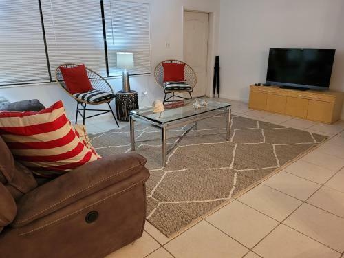 Apartamento #2 Walking Distance From The Beach