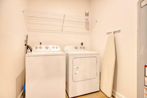 Grand Two Bedroom Two Bathroom Apartment With Balcony