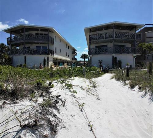 Hotel Steps To The Ocean!! Resort Living!!