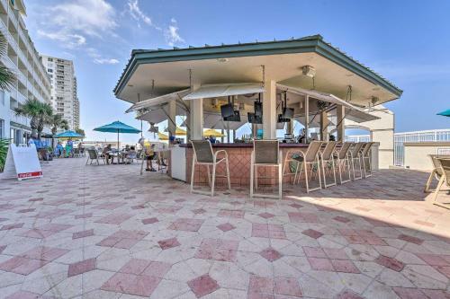 Apartamento Breezy Beachfront Studio With Resort Amenities!