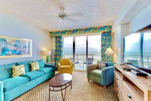 Ocean Walk 1008