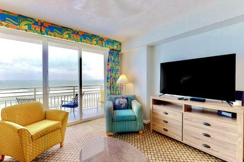 Ocean Walk 1008