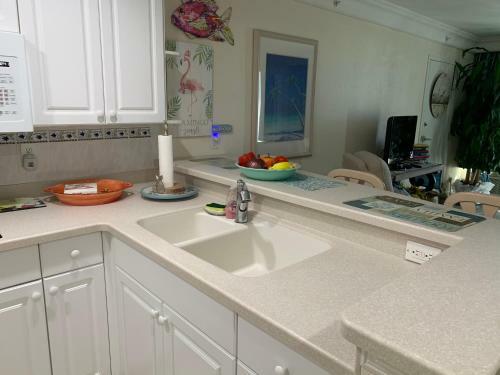 Hotel Sea View Apt Building On Daytona Beach