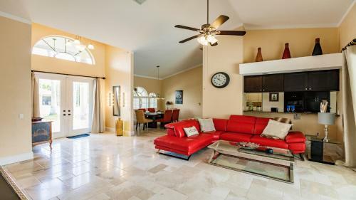 Villa Tropicana - Luxury With Pool