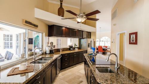 Villa Tropicana - Luxury With Pool