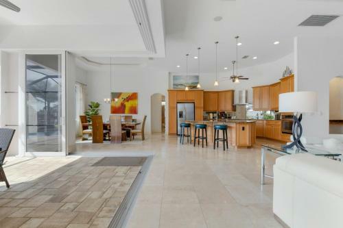 Cape Coral Oasis - Roelens Vacations