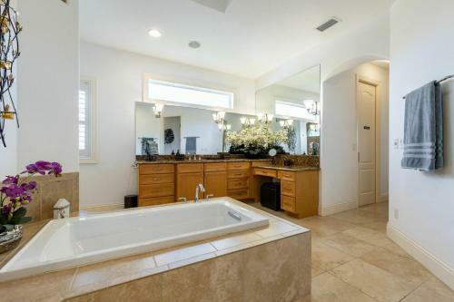 Cape Coral Oasis - Roelens Vacations