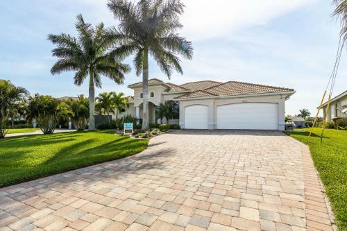 Cape Coral Oasis - Roelens Vacations