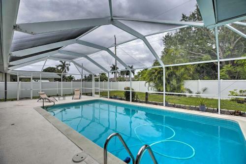Cozy Home With Private Yard, 1 Block To Canal!