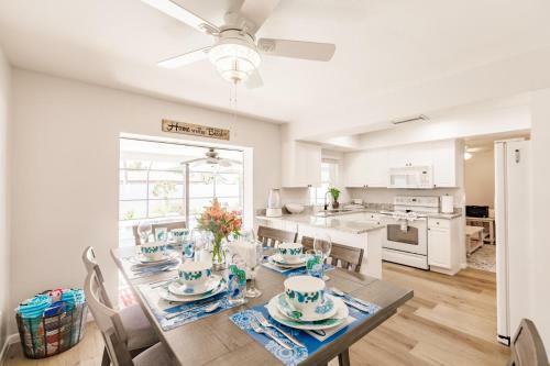 Cape Coral Vacation Villa - Totally Updated