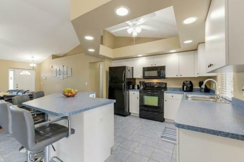 Waterfront Villa With Heated Pool - Villa Wine Down - Roelens Vacations