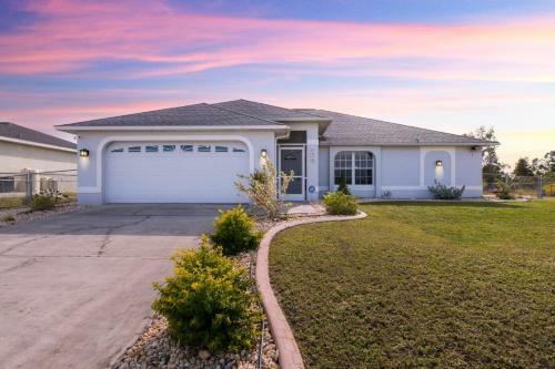Waterfront Villa With Heated Pool - Villa Wine Down - Roelens Vacations