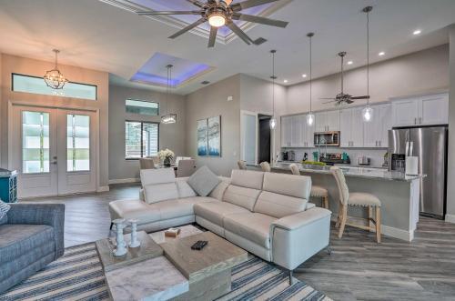 Canalfront Cape Coral Home With Bbq - Pets Welcome!