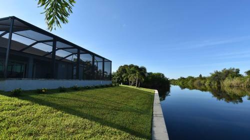 Villa Phoenix - Enjoy The Beautiful Sunset