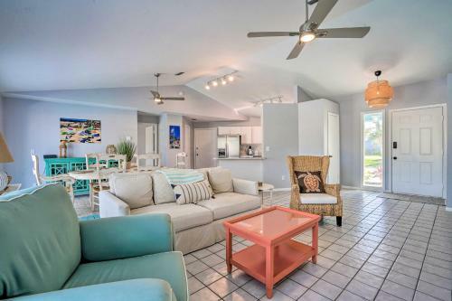 Beachy Cape Coral Home - Swim, Fish, Boat!