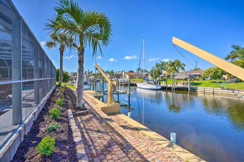 Beachy Cape Coral Home - Swim, Fish, Boat!