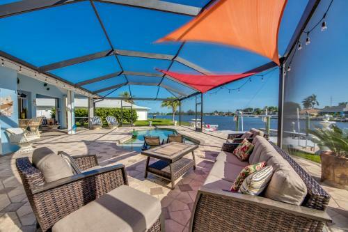 Lake Kennedy Front Villa