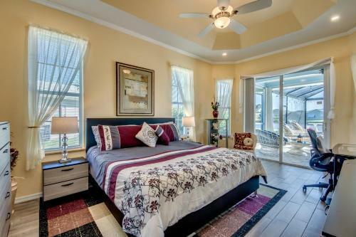 Lake Kennedy Front Villa