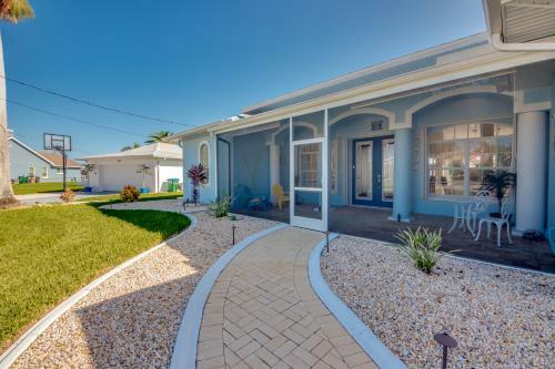 Lake Kennedy Front Villa