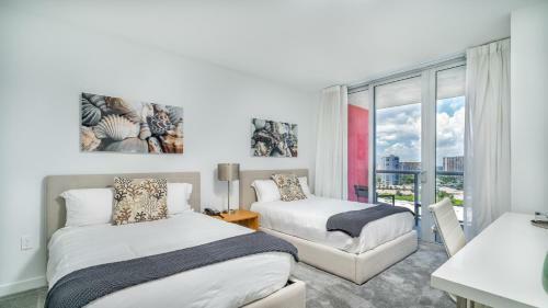 Luxurious Resort Apartment In Hallandale Beach