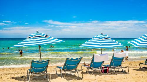 Luxurious Resort Apartment In Hallandale Beach