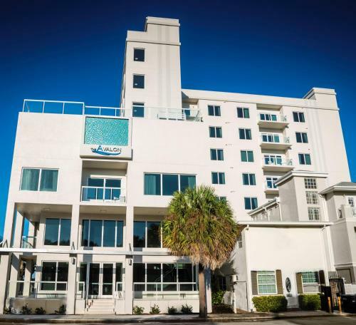 Hotel The Avalon Club