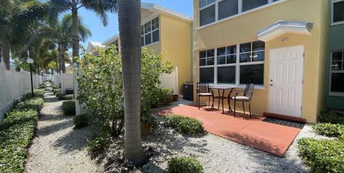 Barefoot Beach Resort By Teeming Vacation Rentals