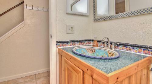 Seashell By Teeming Vacation Rentals