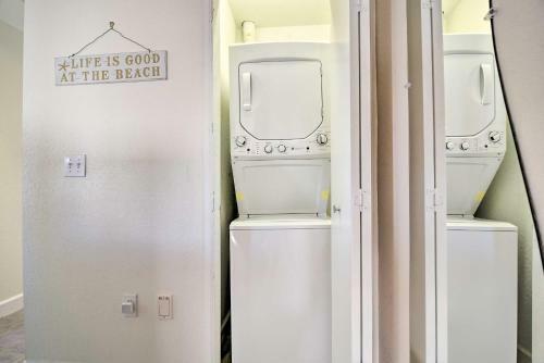Colorful Townhome, Steps To Clearwater Beach!