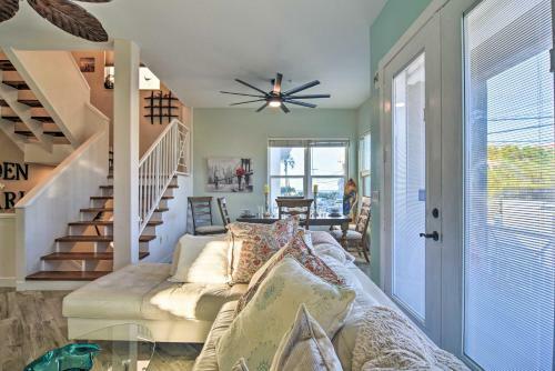 Colorful Townhome, Steps To Clearwater Beach!