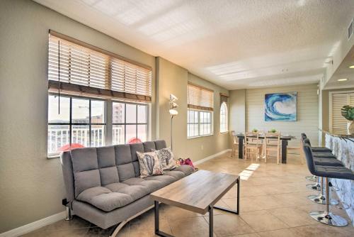 Apartamento Coastal Clearwater Condo Half Mile To Beach!