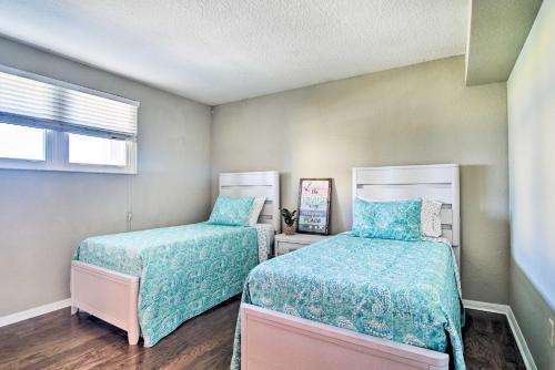 Apartamento Coastal Clearwater Condo Half Mile To Beach!