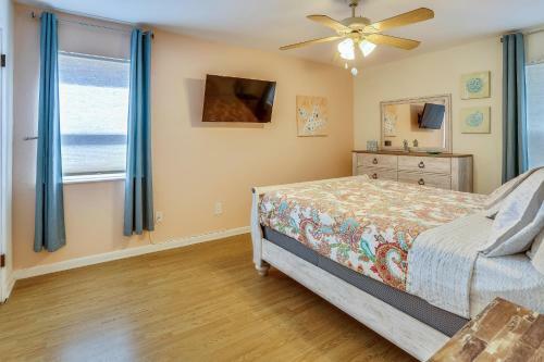 Pelican Pointe Spacious Updated Beachfront With Double Balcony