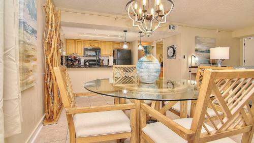 Holiday Villas III By Teeming Vacation Rentals