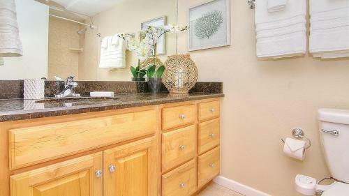 Holiday Villas III By Teeming Vacation Rentals
