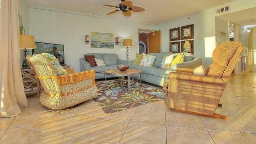Holiday Villas III By Teeming Vacation Rentals