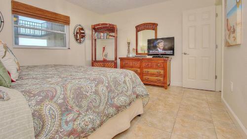 Holiday Villas III By Teeming Vacation Rentals