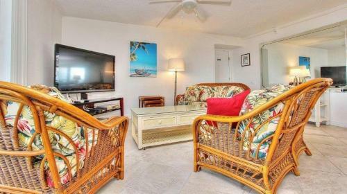 Holiday Villas III By Teeming Vacation Rentals