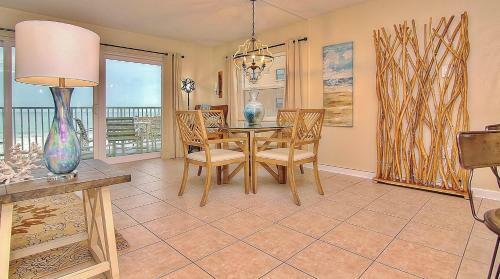 Holiday Villas III By Teeming Vacation Rentals