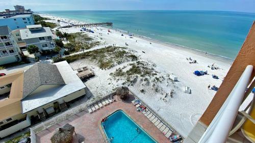 Holiday Villas III By Teeming Vacation Rentals