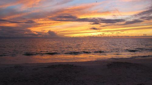 Holiday Villas III By Teeming Vacation Rentals