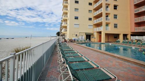 Holiday Villas III By Teeming Vacation Rentals