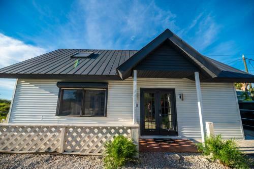 Private Beach Front Cottage- Indian Rocks Beach