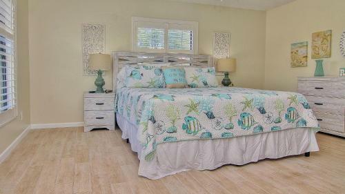The Pointe 104 By Teeming Vacation Rentals