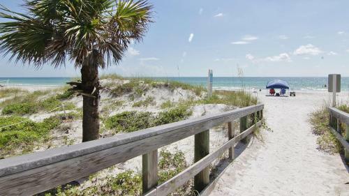 Sea Club By Teeming Vacation Rentals
