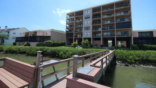 Sea Club By Teeming Vacation Rentals